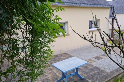 Modern Detached House with Garden