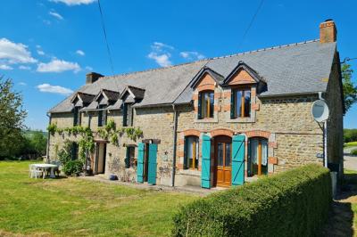 Stunning Detached Country House with Many Options