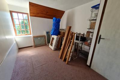 Stunning Detached Country House with Many Options