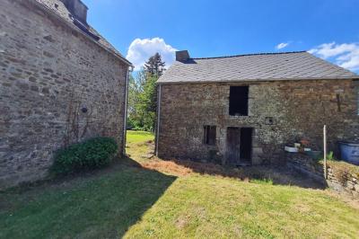 Stunning Detached Country House with Many Options