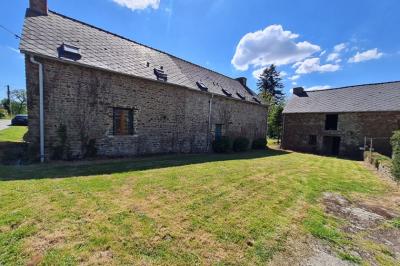 Stunning Detached Country House with Many Options