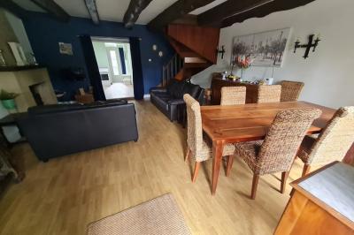 Charming Renovated Country Cottage with Outbuilding