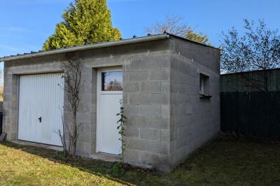 Very Nice House with Open View and Small Outbuilding