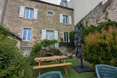 Traditional House with Garden