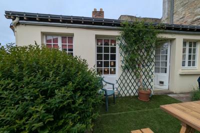 Traditional House with Garden