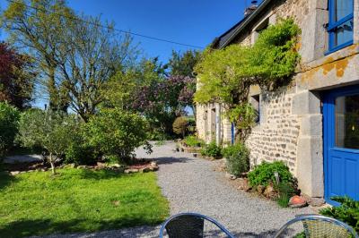 Beautiful Character House with Guest Cottage