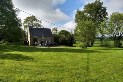 Detached Country House with Landscaped Garden