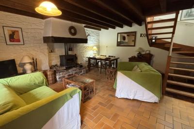 Detached Country House with Landscaped Garden