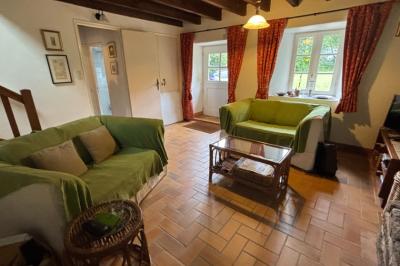 Detached Country House with Landscaped Garden