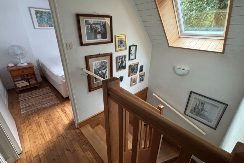 Detached Country House with Landscaped Garden