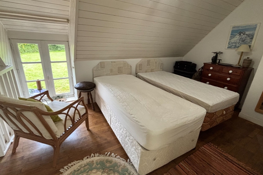 Detached Country House with Landscaped Garden