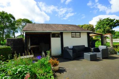 Detached Country House with Outbuilding