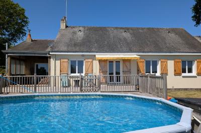 Detached Country House with Swimming Pool