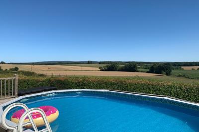 Detached Country House with Swimming Pool