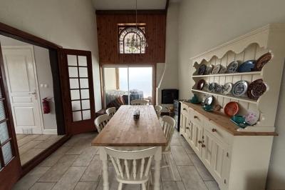 Detached Country House with Swimming Pool