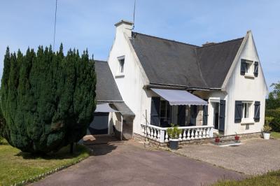 Detached House with Landscaped Garden