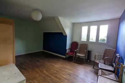 Detached House with Garden in Nice Location