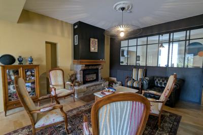 Maison De Maitre Style Manor House with Garden