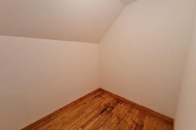 Country House with Large Rooms and Land