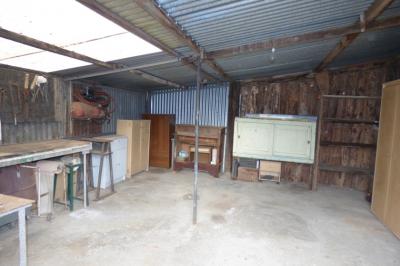 Detached House with Garden and Outbuilding