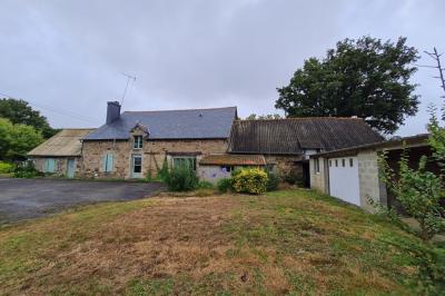 Detached Country House with Outbuilding