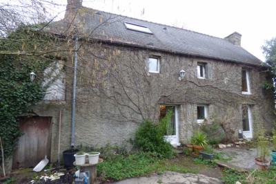 Detached House with Potential and Nice Garden