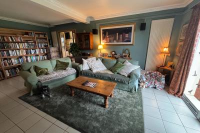 Beautiful Detached House in Landscaped Gardens