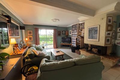 Beautiful Detached House in Landscaped Gardens