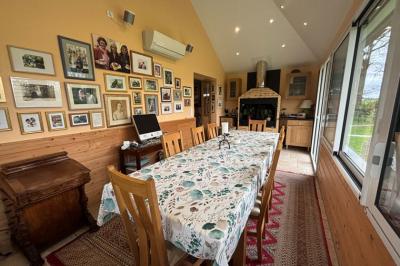 Beautiful Detached House in Landscaped Gardens