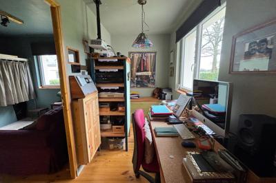 Beautiful Detached House in Landscaped Gardens