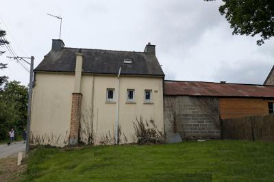 Detached House with Garden