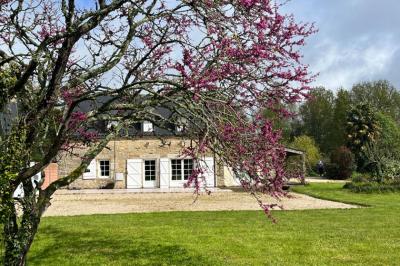 Detached Country House with Parkland Garden